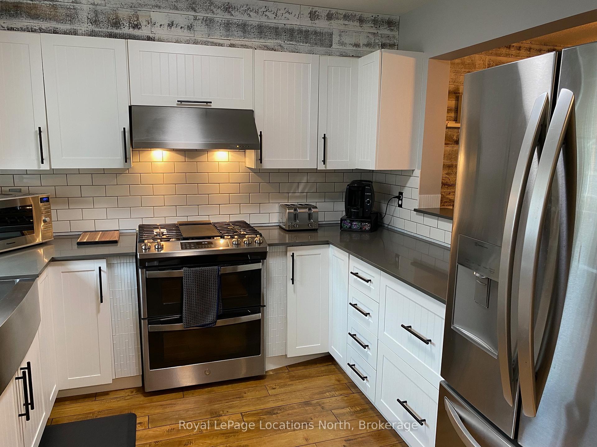 Photo 14 of 51 Lighthouse Lane W, Collingwood — HOMEH