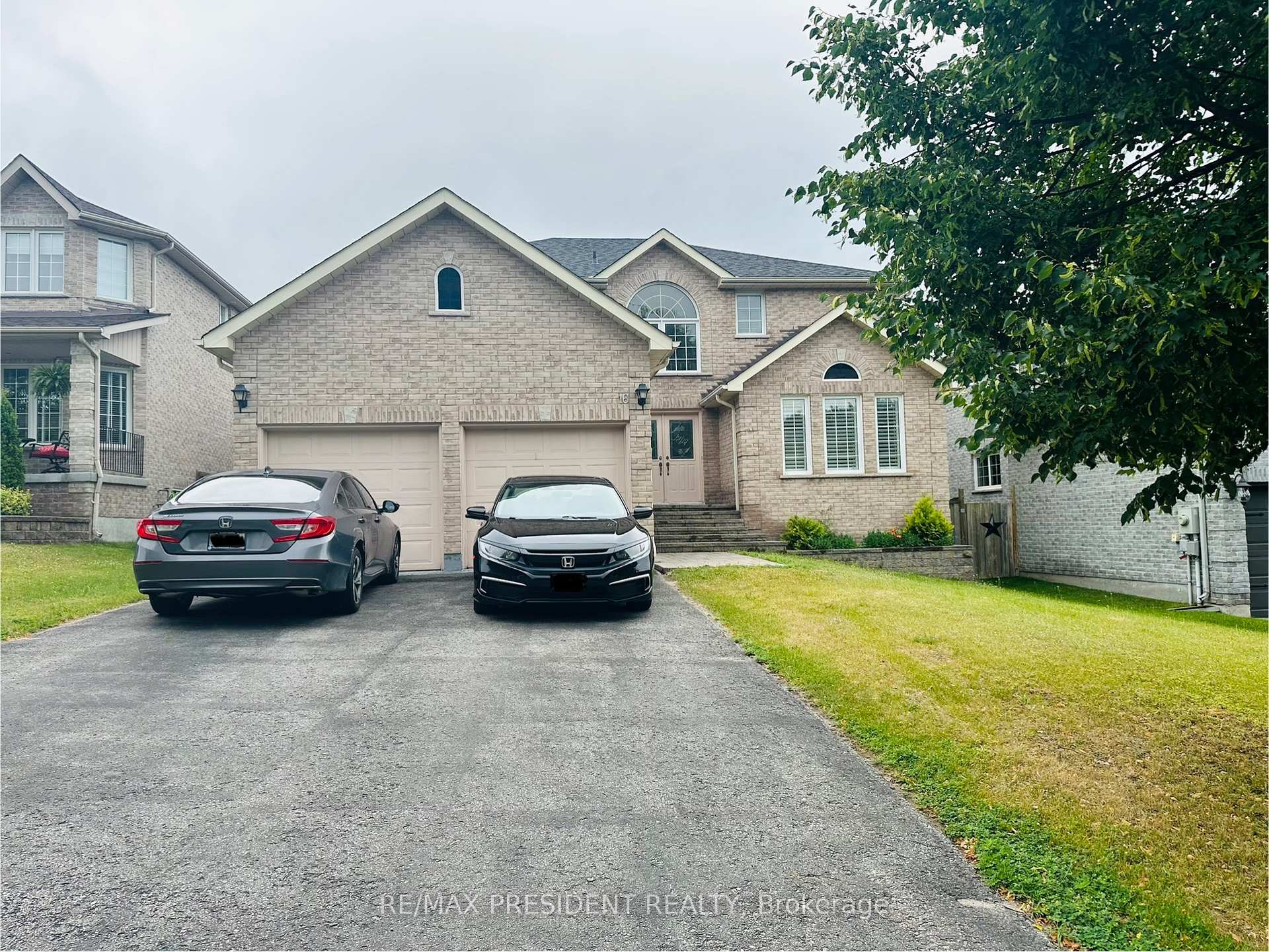 Photo 2 of 16 Eaglestone Lane, Barrie, Ardagh — HOMEH