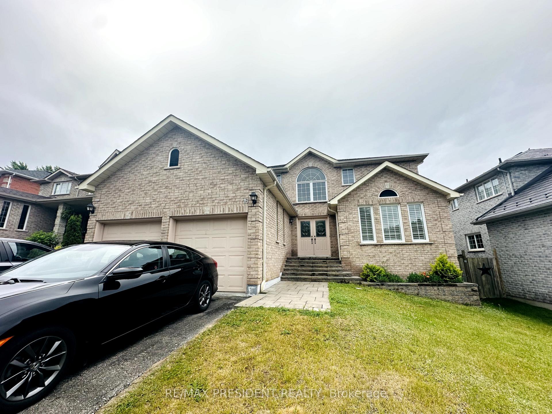Photo 3 of 16 Eaglestone Lane, Barrie, Ardagh — HOMEH