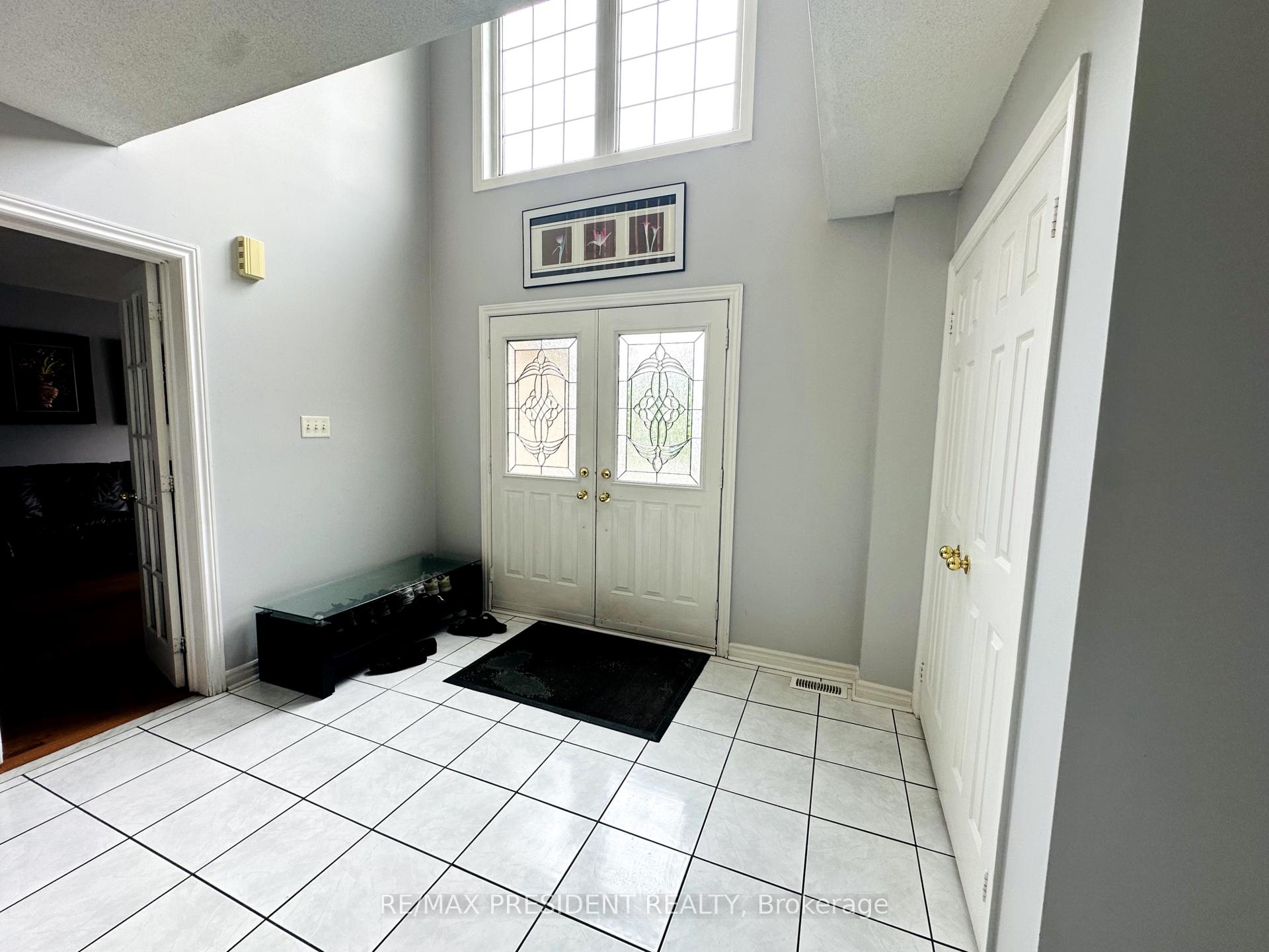 Photo 4 of 16 Eaglestone Lane, Barrie, Ardagh — HOMEH