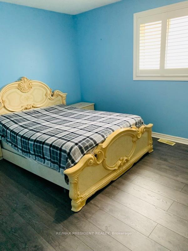 Photo 17 of 16 Eaglestone Lane, Barrie, Ardagh — HOMEH