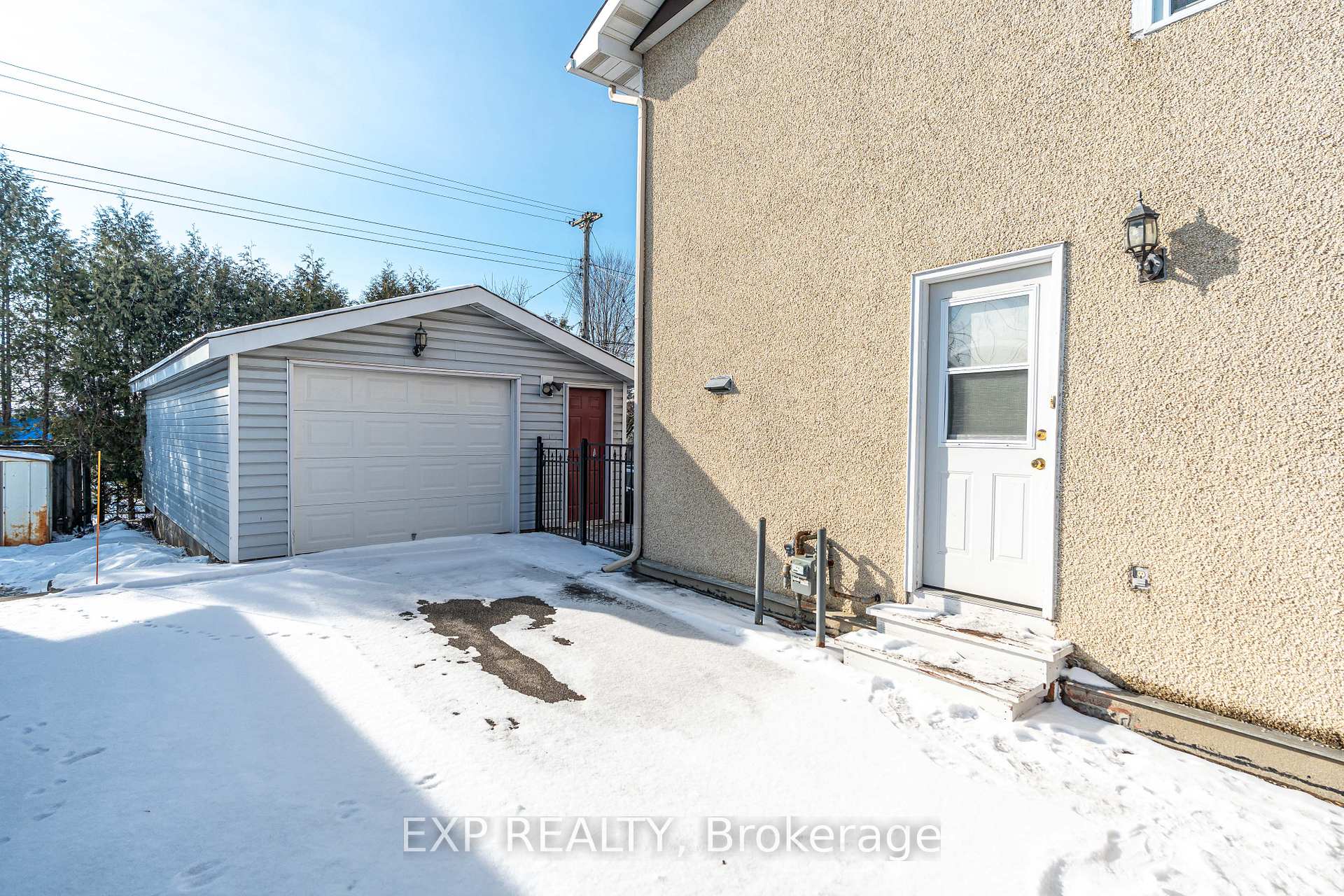 Photo 2 of 2264 Russell Road, Ottawa, Hawthorne Meadows — HOMEH