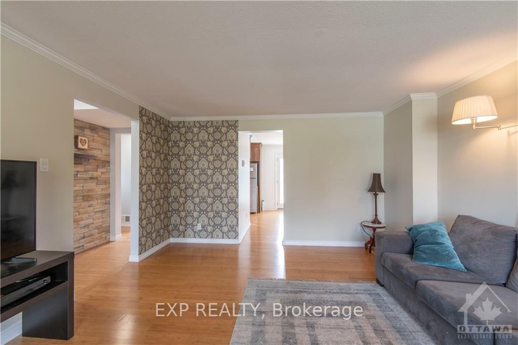 Photo 10 of 2264 Russell Road, Ottawa, Hawthorne Meadows — HOMEH