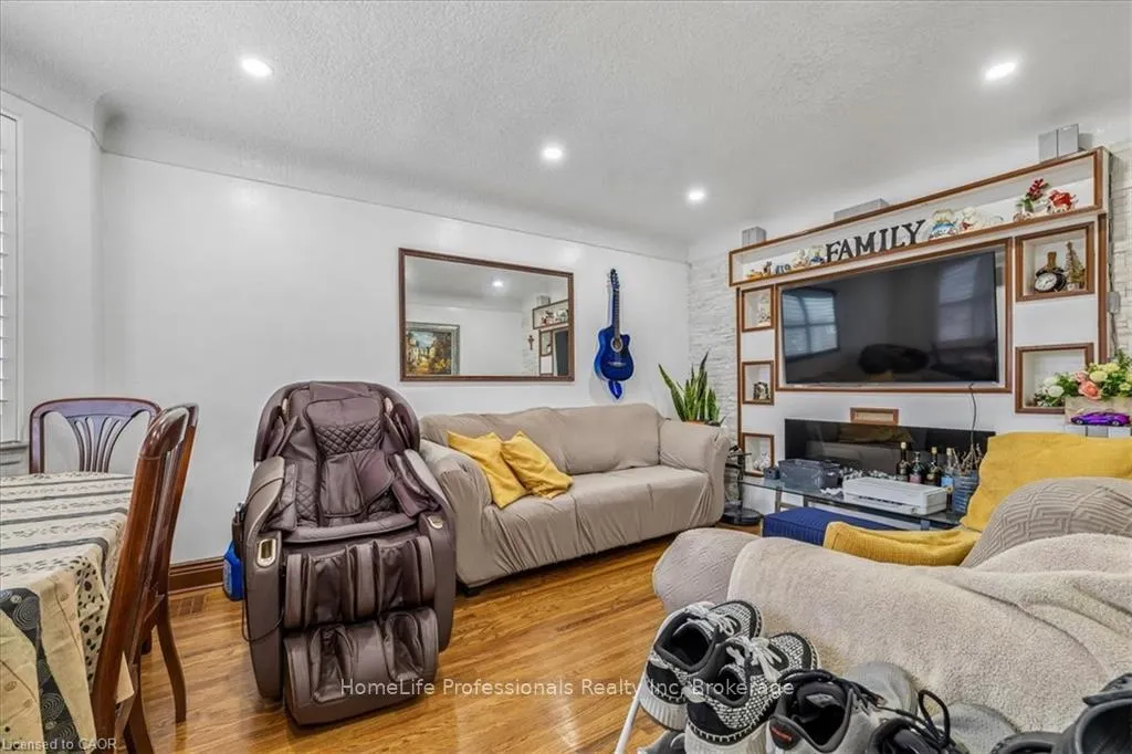 Photo 8 of 411 Upper Gage Avenue, Hamilton, Sunninghill — HOMEH