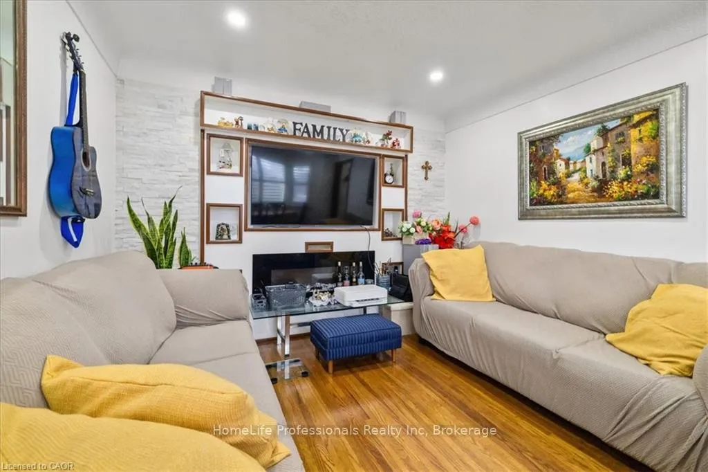 Photo 10 of 411 Upper Gage Avenue, Hamilton, Sunninghill — HOMEH