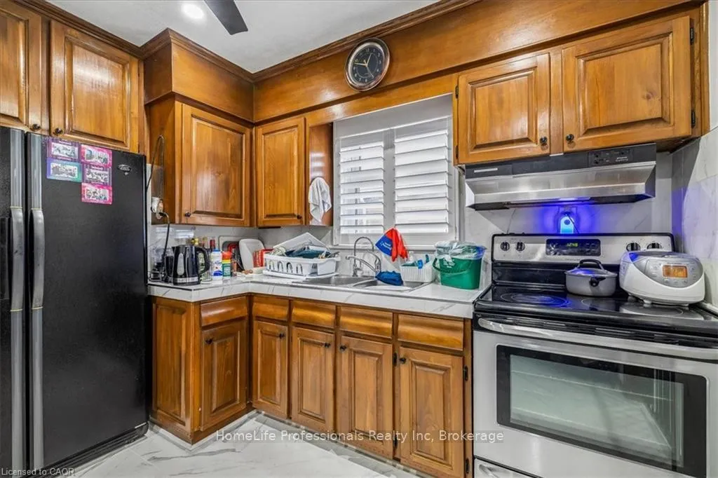 Photo 13 of 411 Upper Gage Avenue, Hamilton, Sunninghill — HOMEH