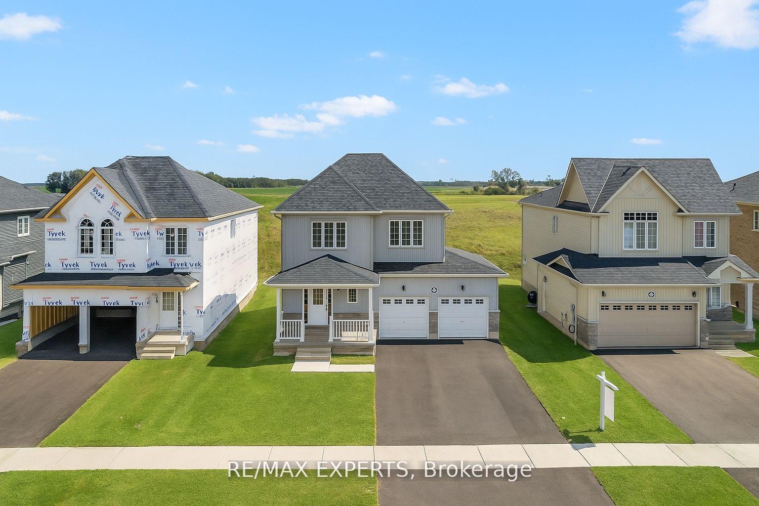 Photo 1 of 282 Springfield Crescent, Clearview, Stayner — HOMEH