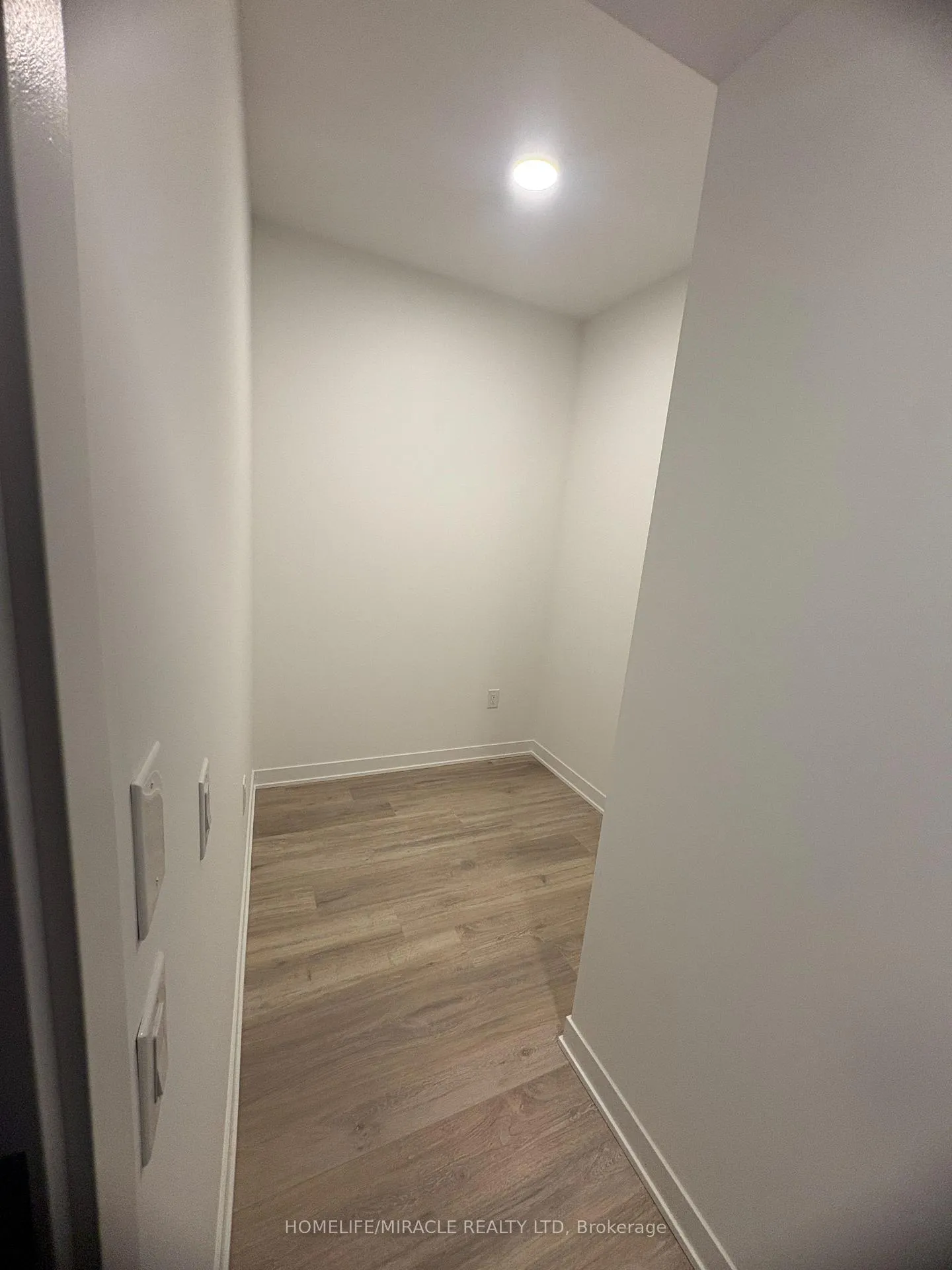 Photo 4 of Unit 827, 20 All Nations Drive, Brampton, Northwest Brampton — HOMEH