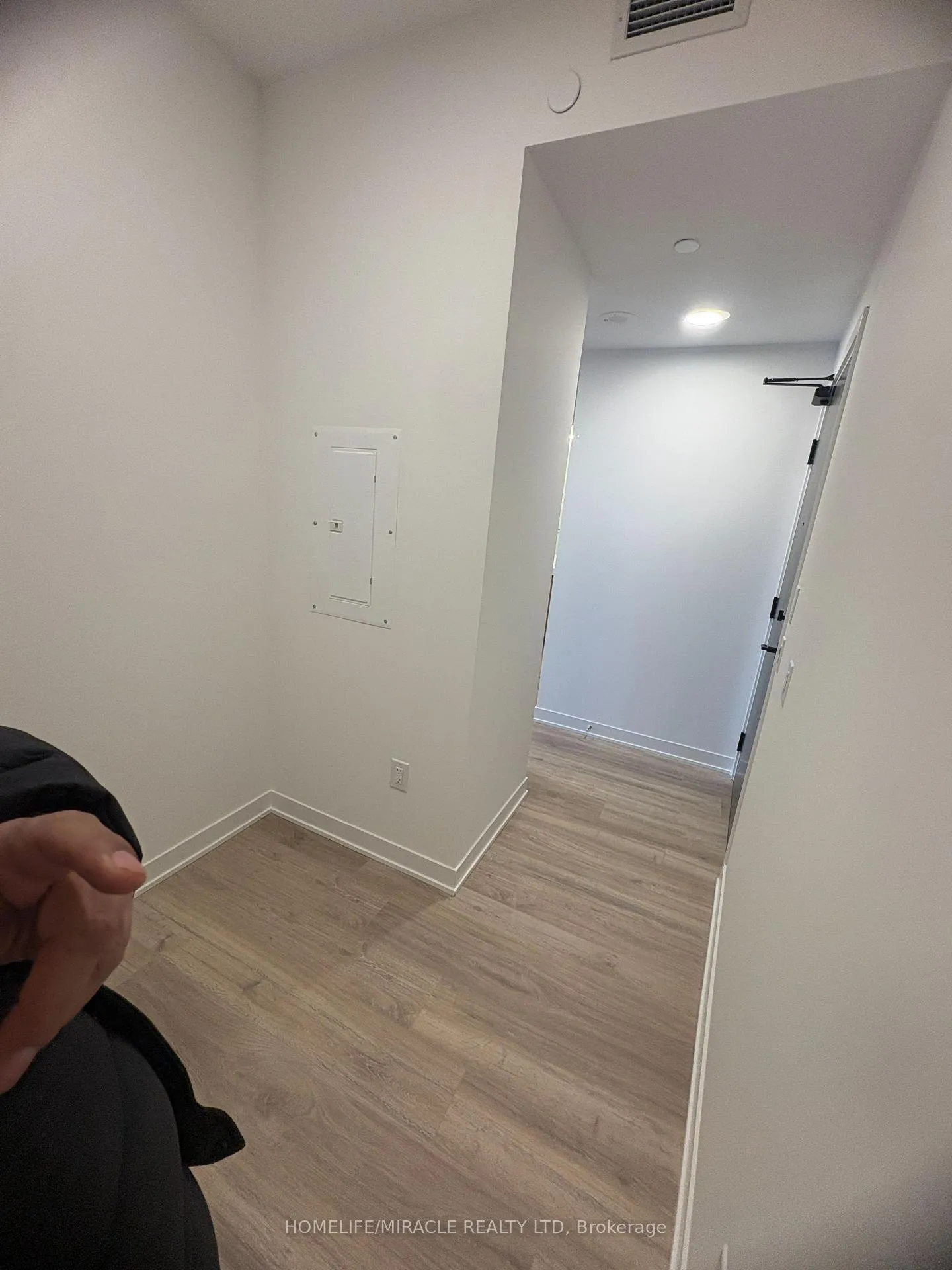 Photo 5 of Unit 827, 20 All Nations Drive, Brampton, Northwest Brampton — HOMEH