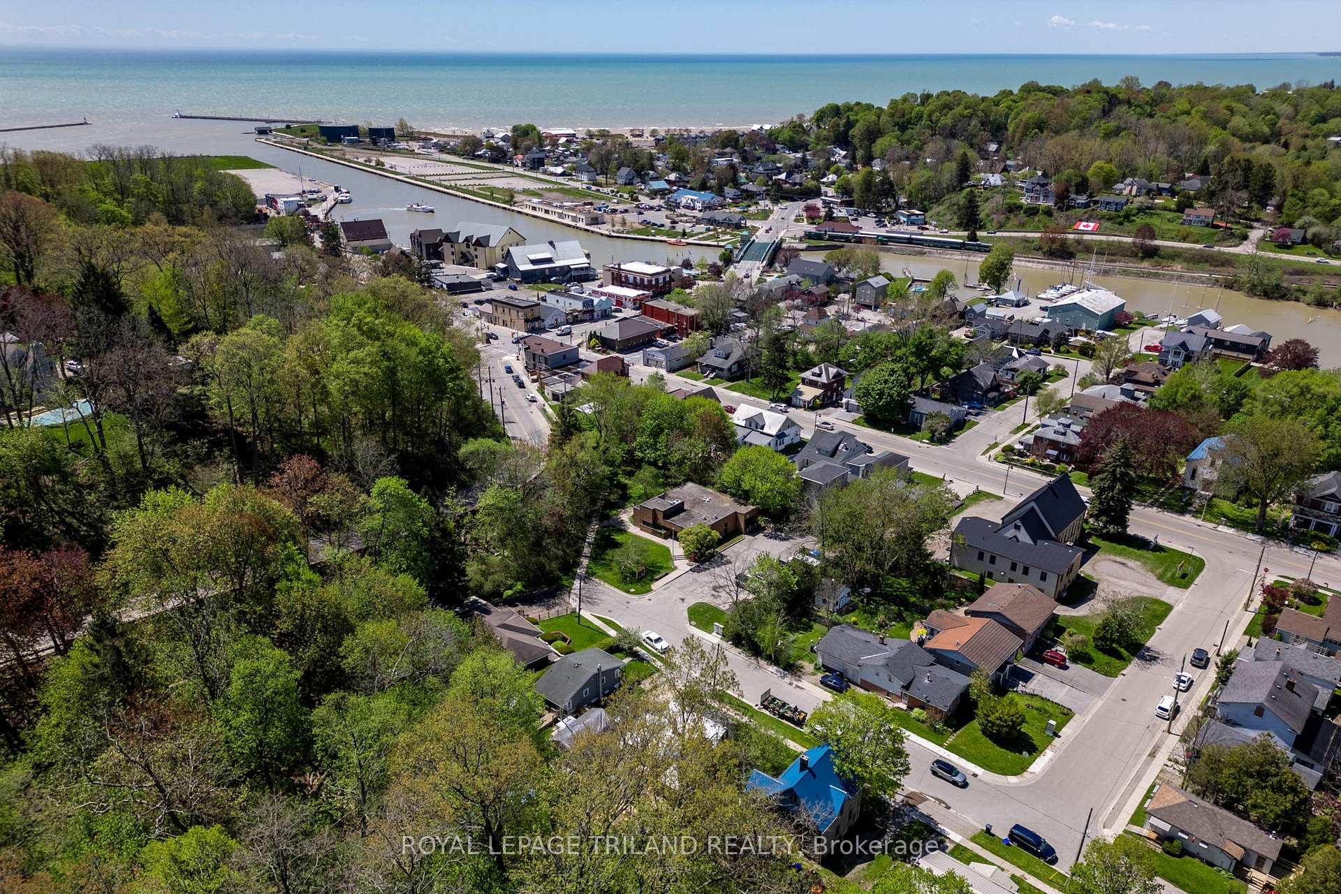Photo 13 of 237 Frances Street, Central Elgin, Port Stanley — HOMEH