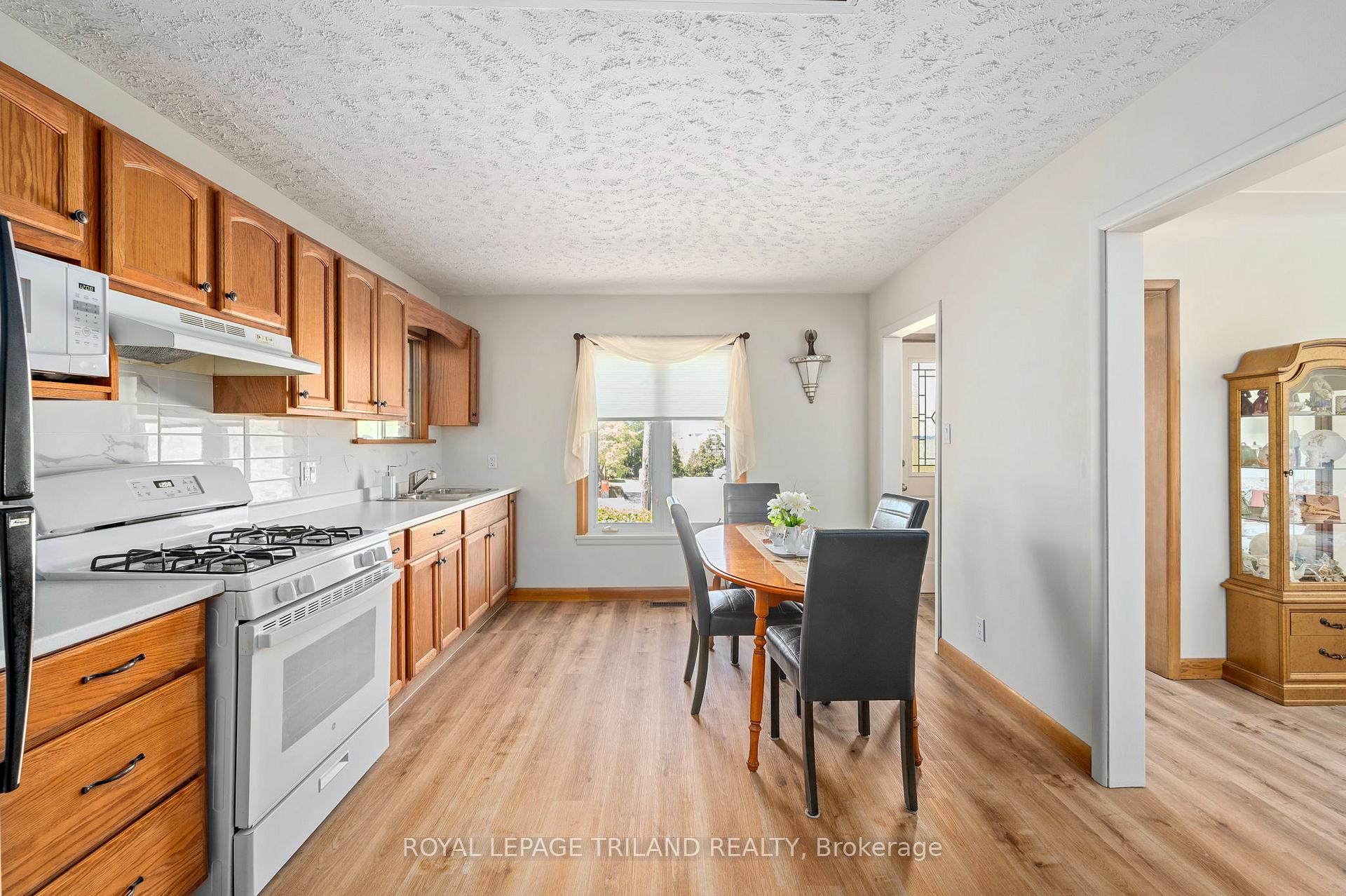 Photo 21 of 237 Frances Street, Central Elgin, Port Stanley — HOMEH