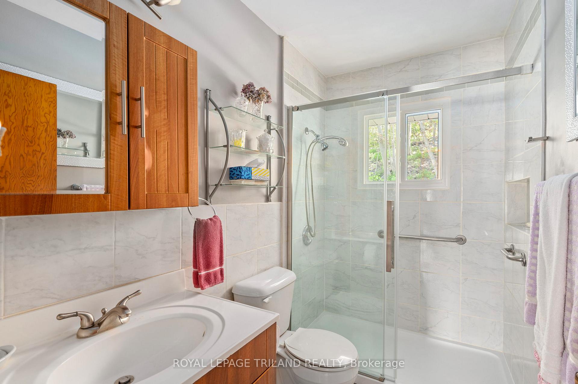 Photo 23 of 237 Frances Street, Central Elgin, Port Stanley — HOMEH