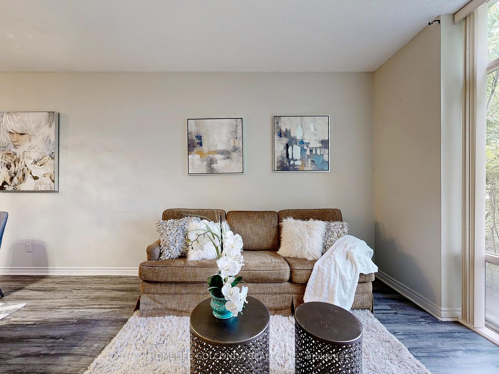 Photo 7 of Unit 102, 130 Pond Drive, Markham, Commerce Valley — HOMEH