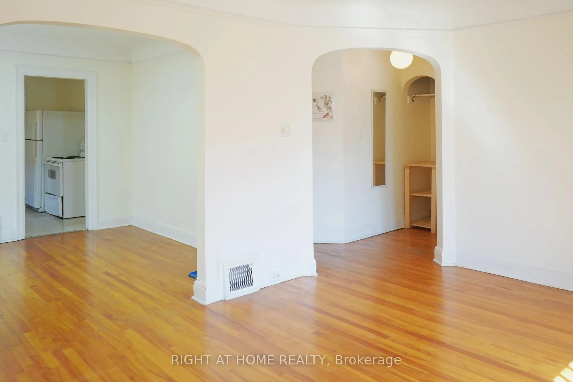 Photo 3 of Unit 2, 359 Fifth Avenue, Ottawa, Glebe — HOMEH