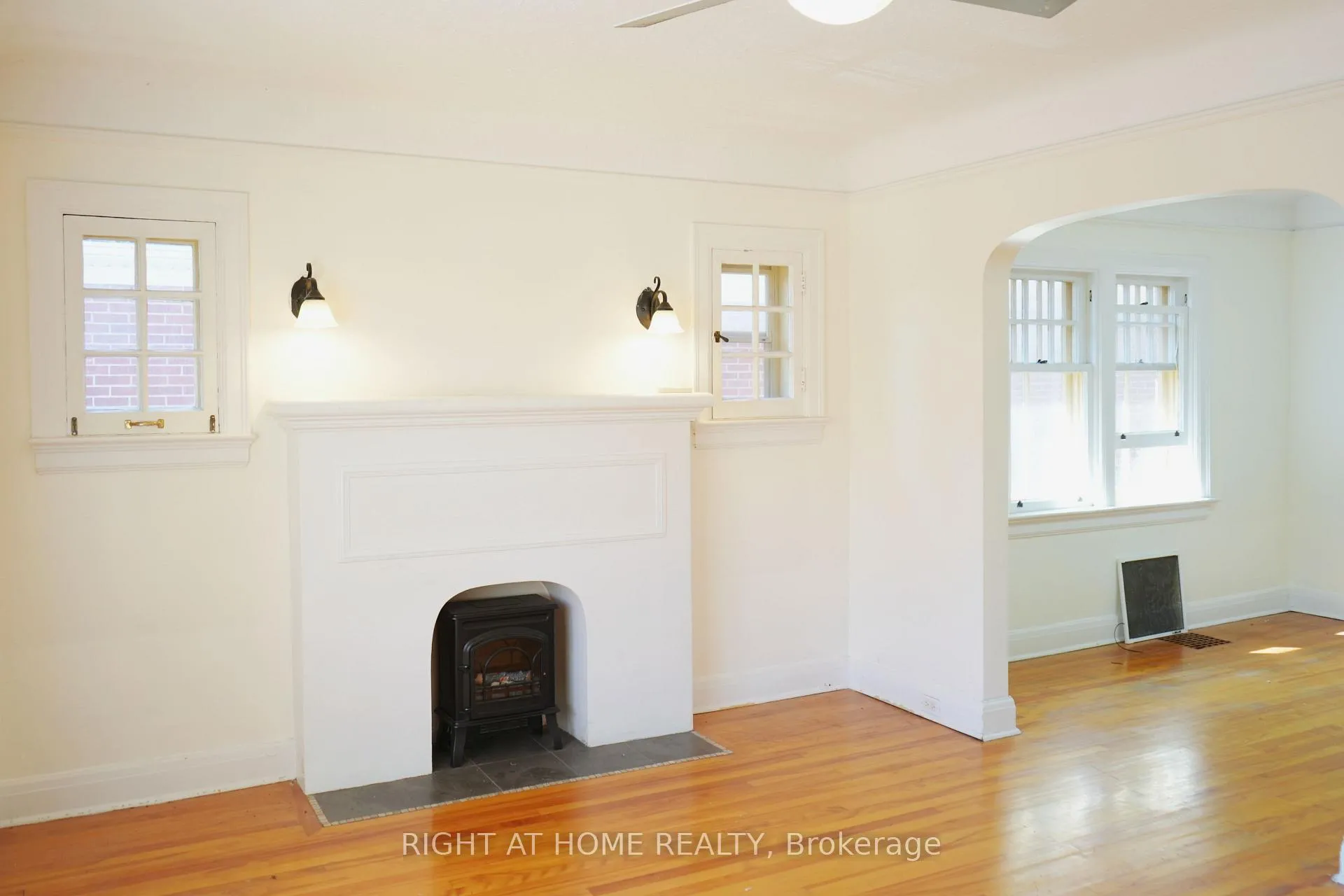 Photo 4 of Unit 2, 359 Fifth Avenue, Ottawa, Glebe — HOMEH