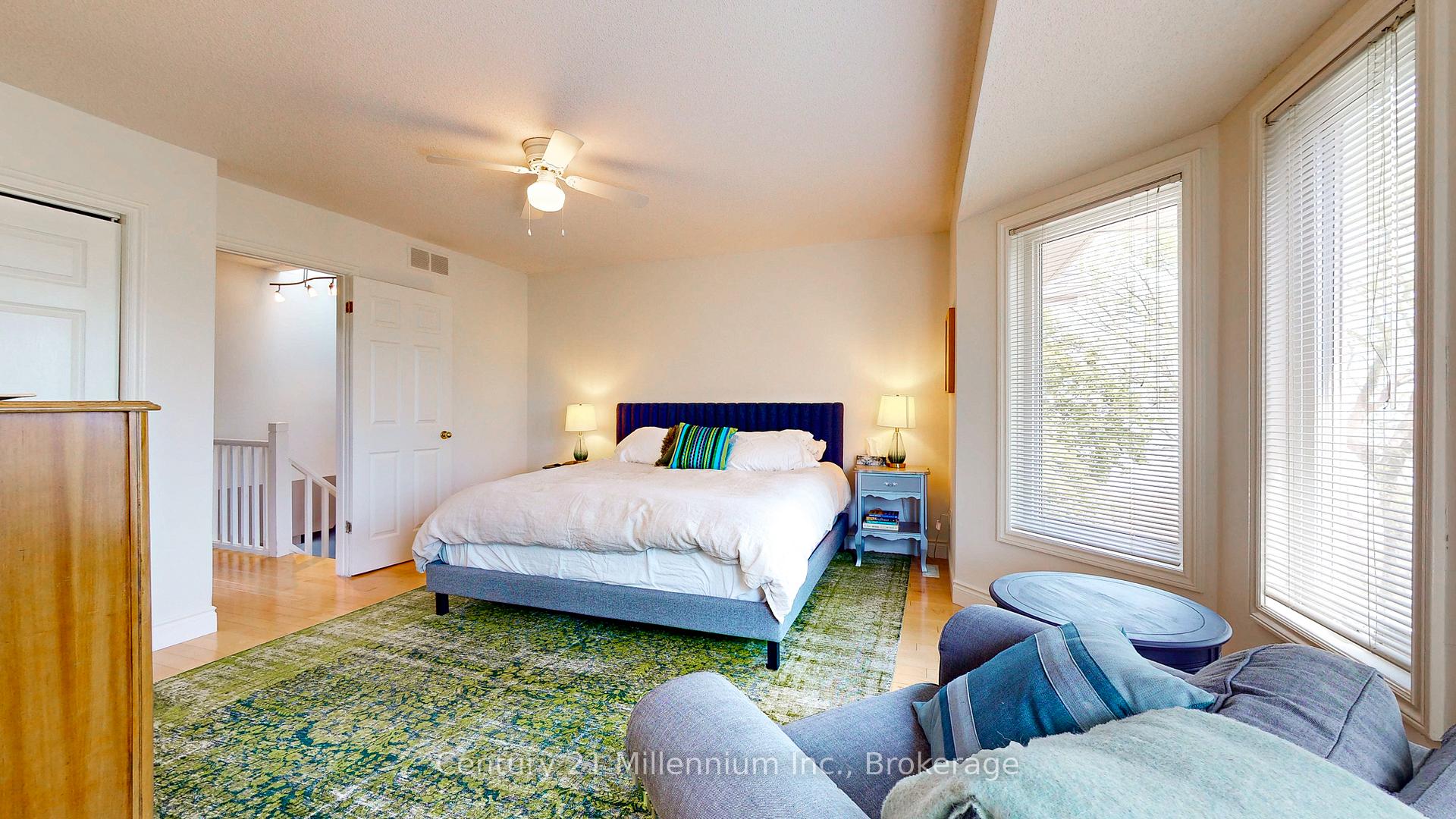Photo 32 of 36 Lighthouse Lane E, Collingwood — HOMEH