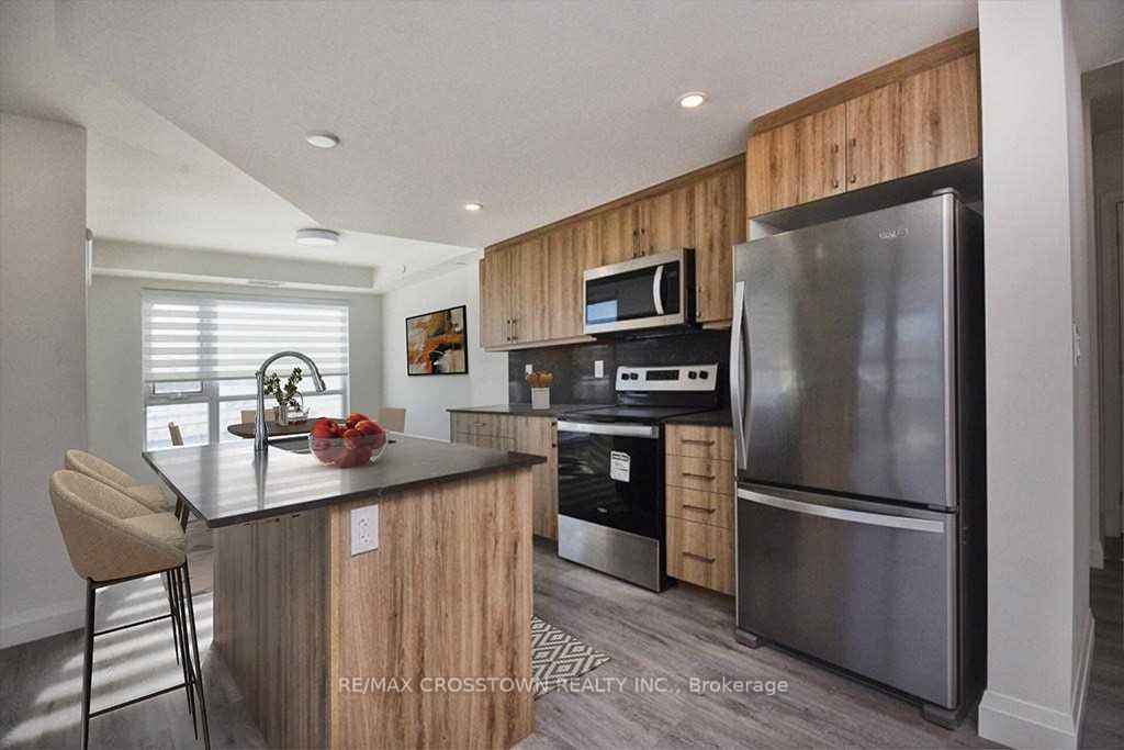 Photo 4 of Unit 712, 58 Lakeside Terrace, Barrie, Little Lake — HOMEH