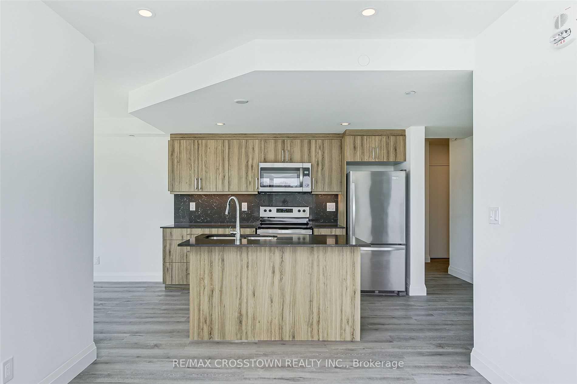 Photo 7 of Unit 712, 58 Lakeside Terrace, Barrie, Little Lake — HOMEH