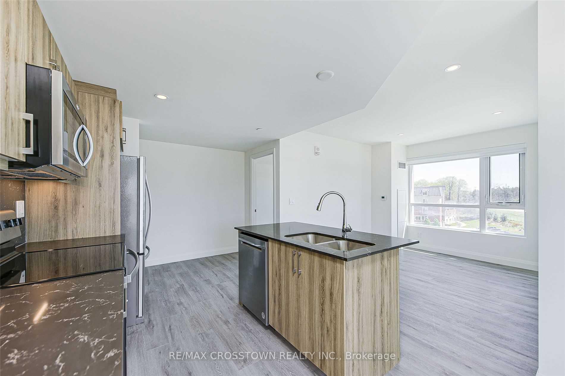 Photo 9 of Unit 712, 58 Lakeside Terrace, Barrie, Little Lake — HOMEH