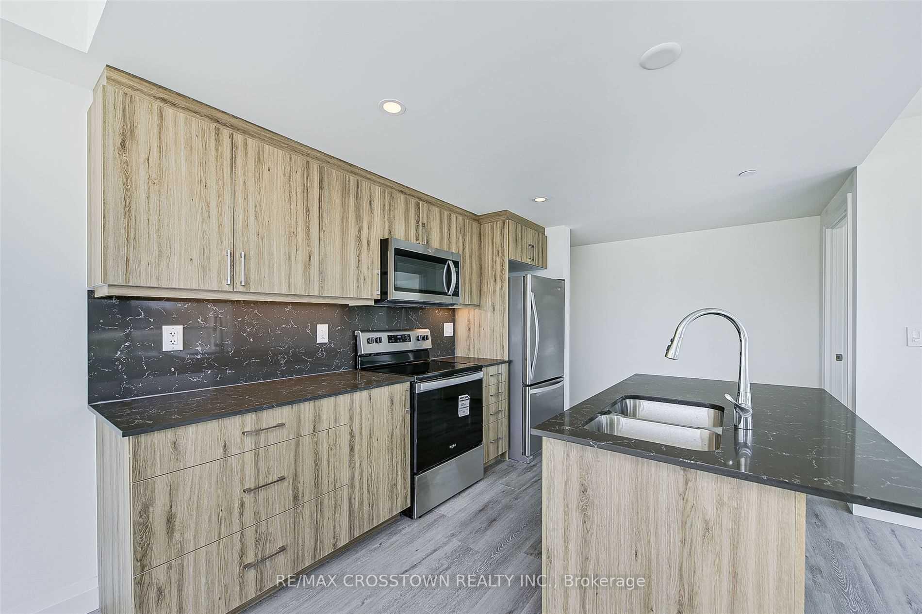 Photo 10 of Unit 712, 58 Lakeside Terrace, Barrie, Little Lake — HOMEH
