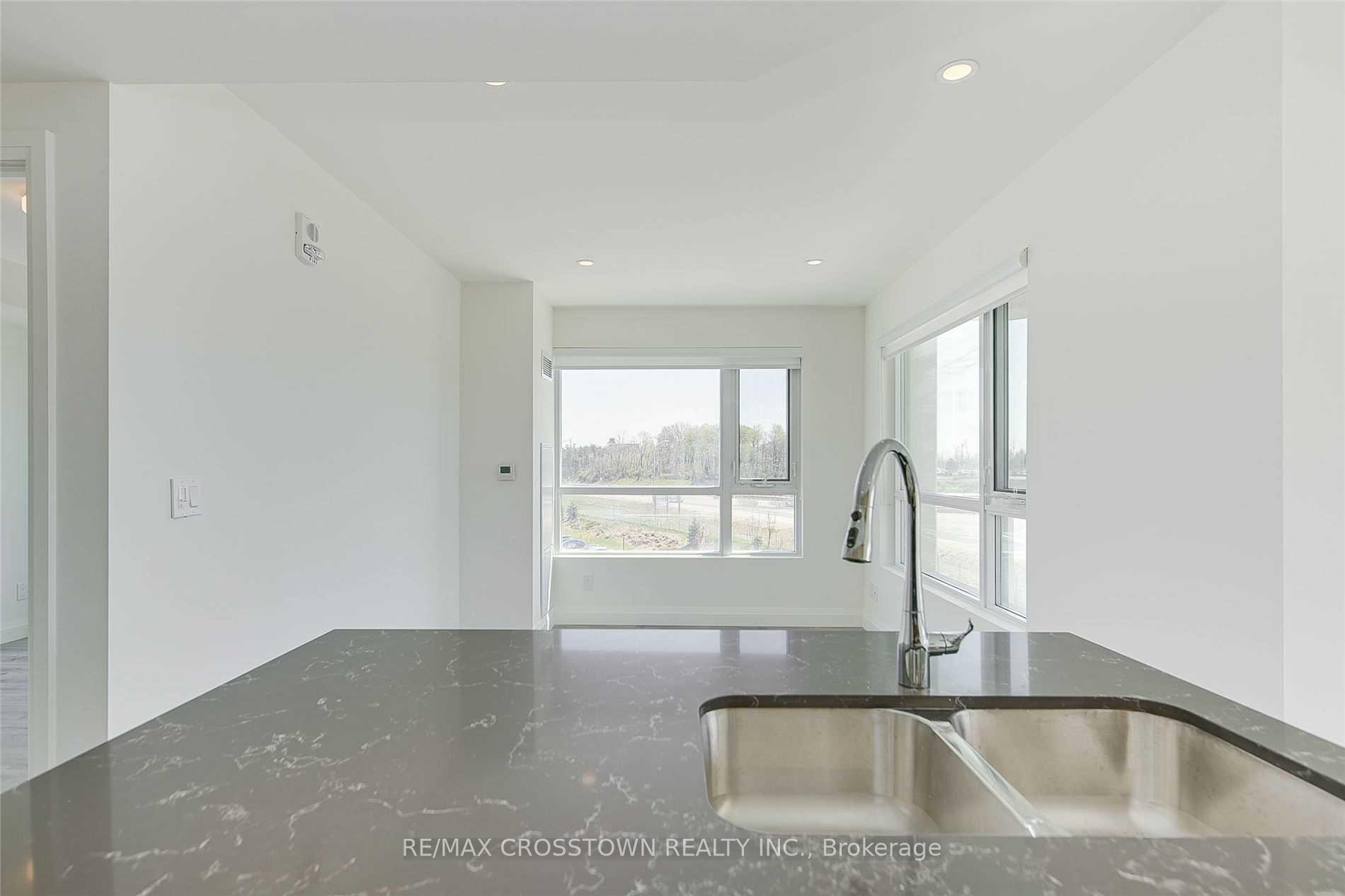 Photo 11 of Unit 712, 58 Lakeside Terrace, Barrie, Little Lake — HOMEH