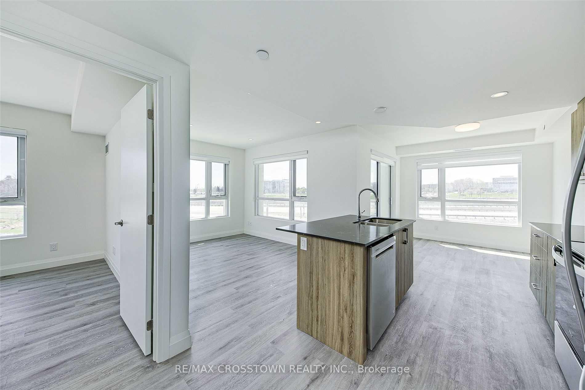 Photo 12 of Unit 712, 58 Lakeside Terrace, Barrie, Little Lake — HOMEH