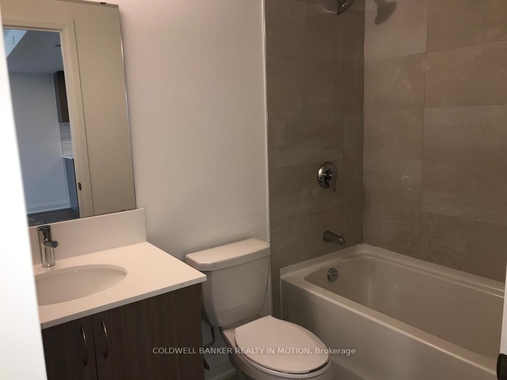 Photo 4 of Unit 212, 58 Lakeside Terrace, Barrie, Little Lake — HOMEH