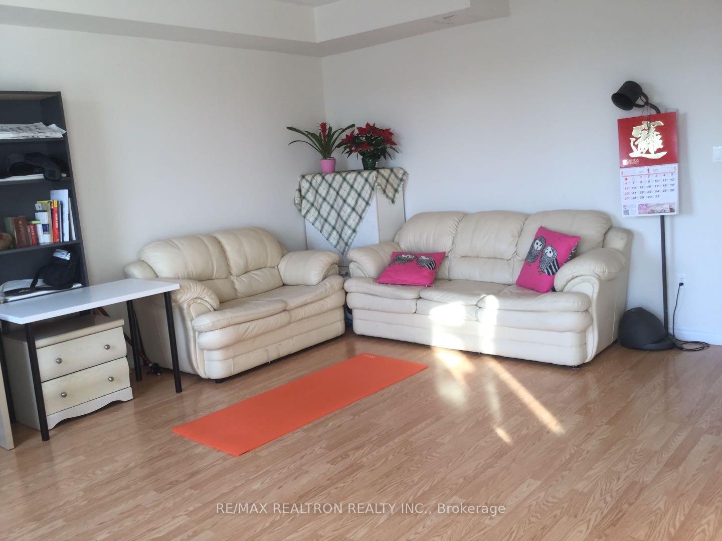 Photo 2 of 90 Comely Way, Markham, Milliken Mills East — HOMEH