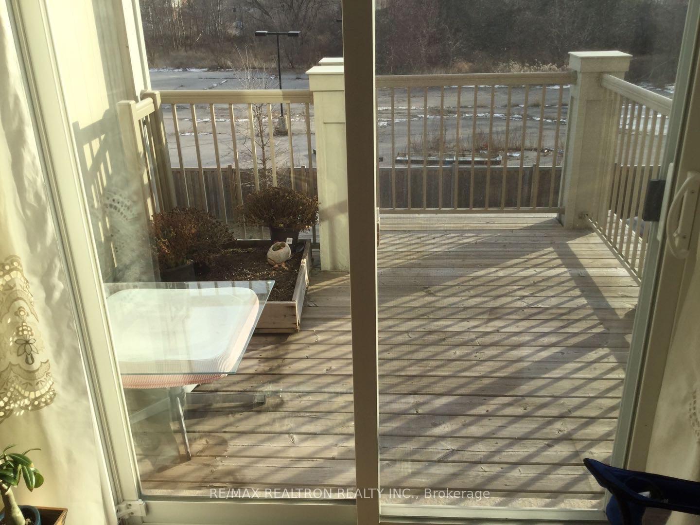 Photo 3 of 90 Comely Way, Markham, Milliken Mills East — HOMEH
