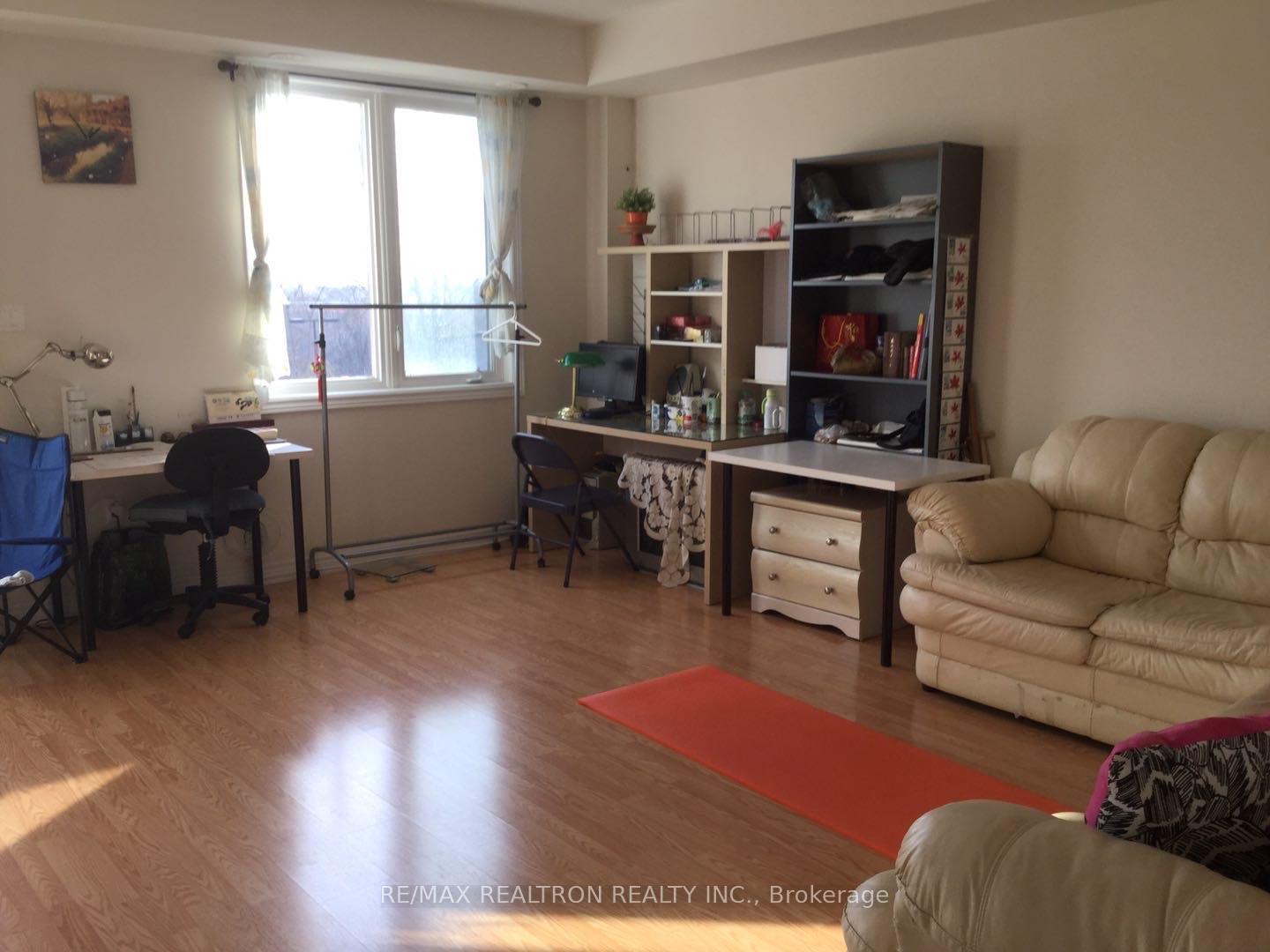 Photo 4 of 90 Comely Way, Markham, Milliken Mills East — HOMEH