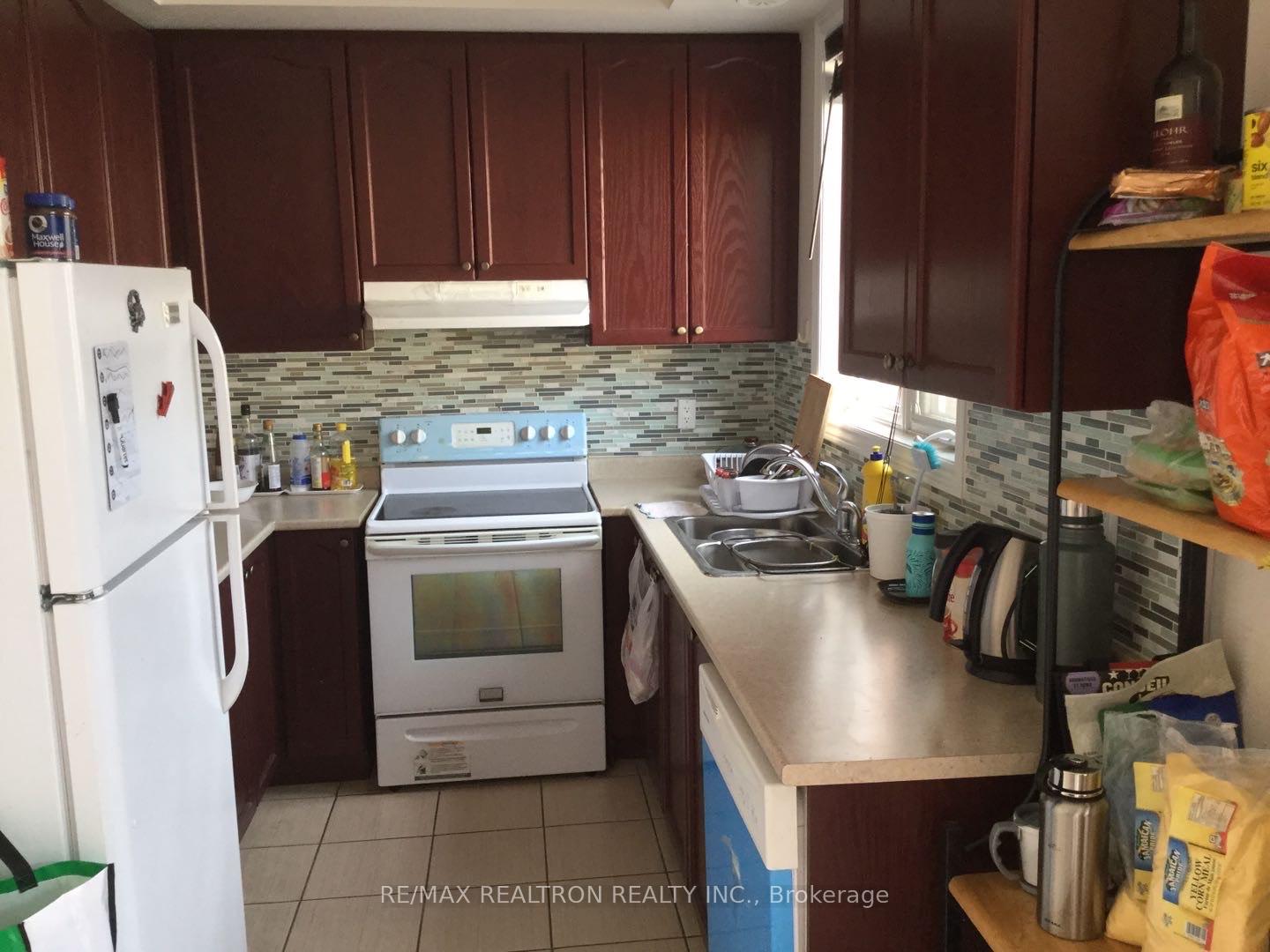 Photo 5 of 90 Comely Way, Markham, Milliken Mills East — HOMEH