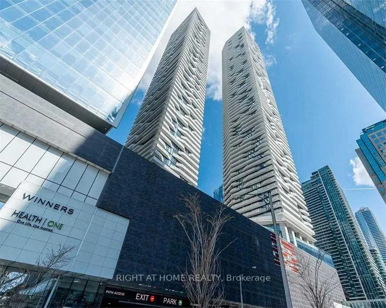 Front of Unit 1607, 88 Harbour Street