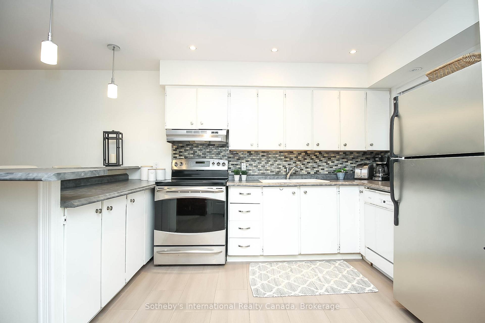 Photo 4 of 110 Escarpment Crescent, Collingwood — HOMEH