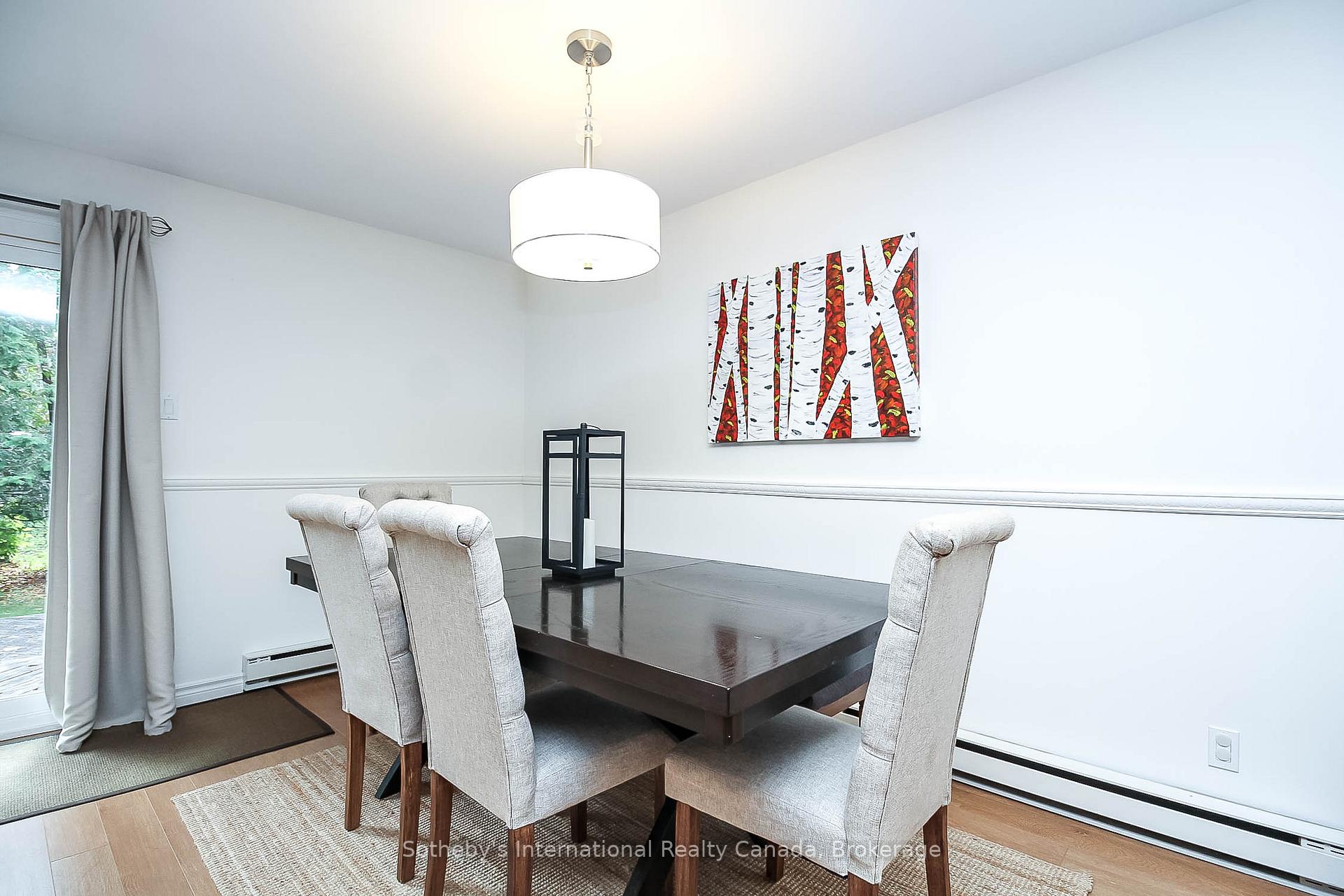 Photo 6 of 110 Escarpment Crescent, Collingwood — HOMEH
