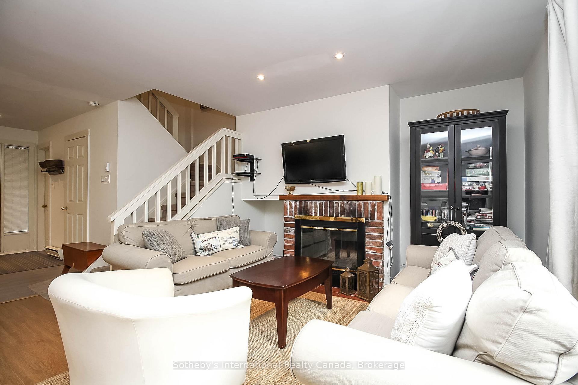 Photo 9 of 110 Escarpment Crescent, Collingwood — HOMEH
