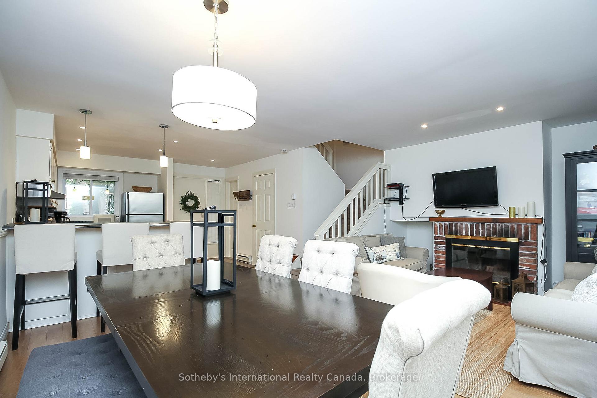 Photo 10 of 110 Escarpment Crescent, Collingwood — HOMEH