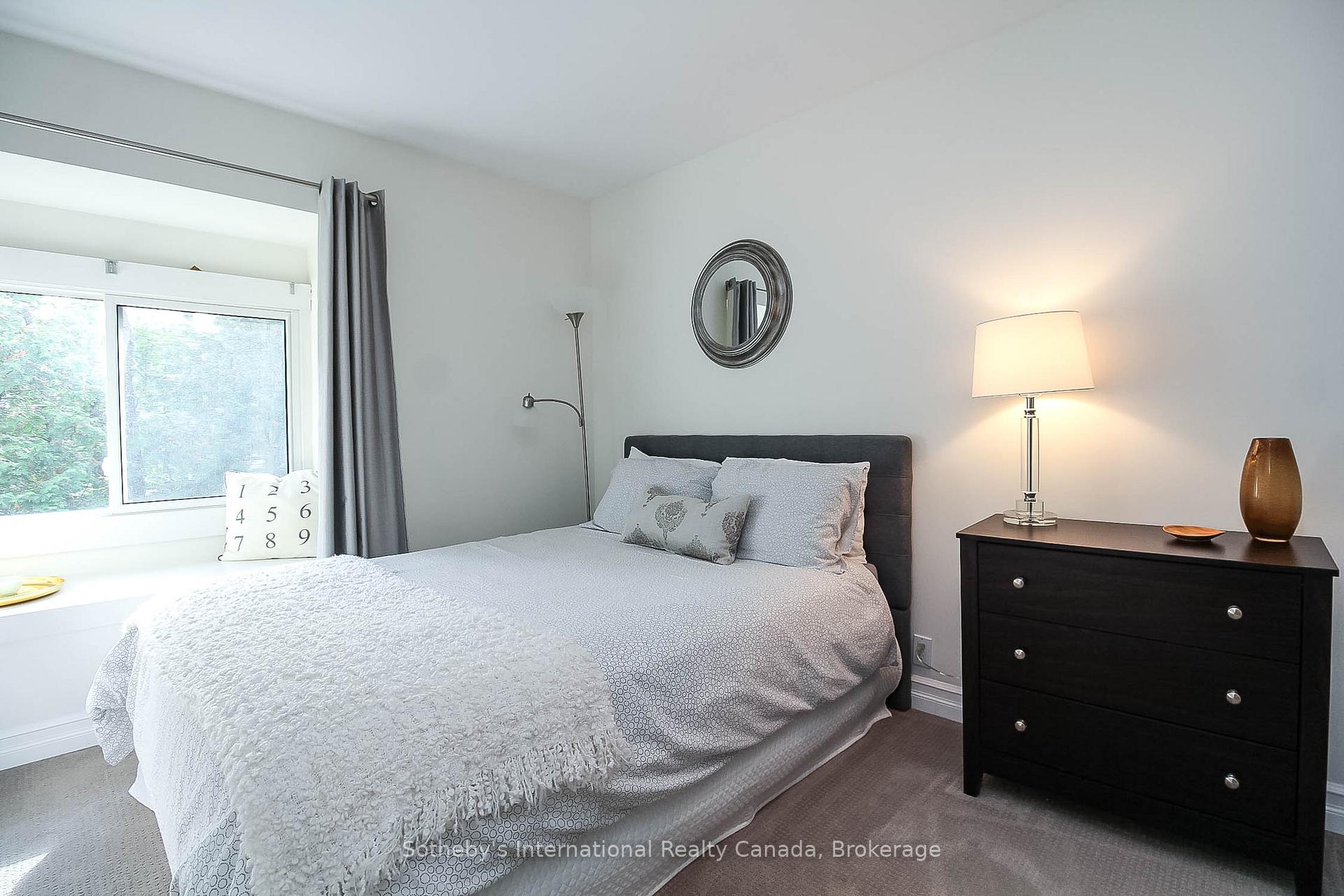Photo 13 of 110 Escarpment Crescent, Collingwood — HOMEH