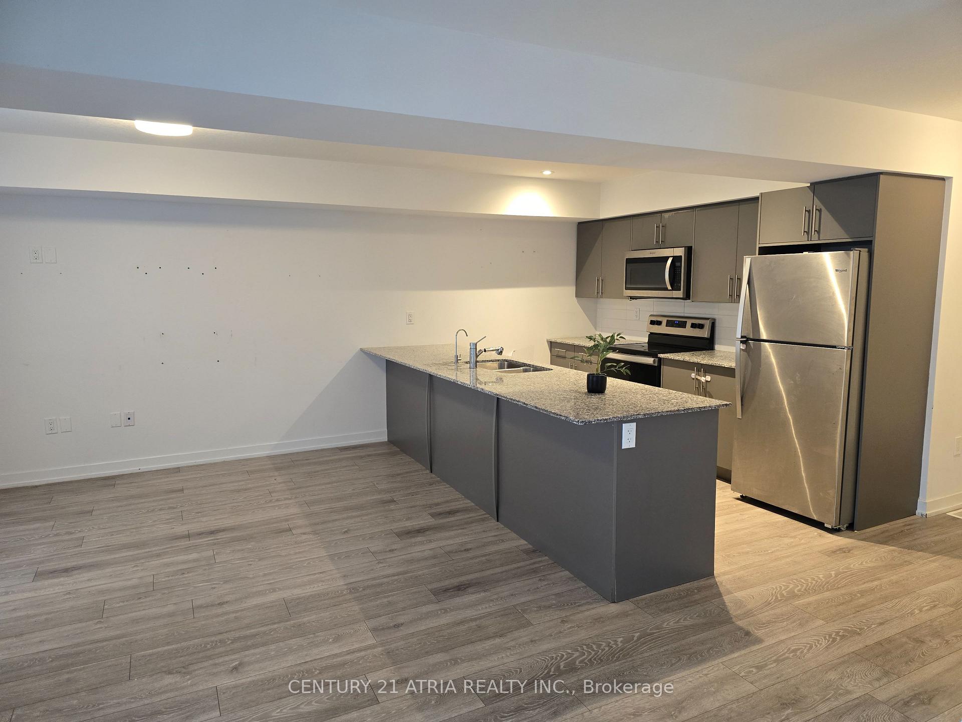 Photo 6 of 203 West Oak Trail S, Kitchener, Rosenburg — HOMEH