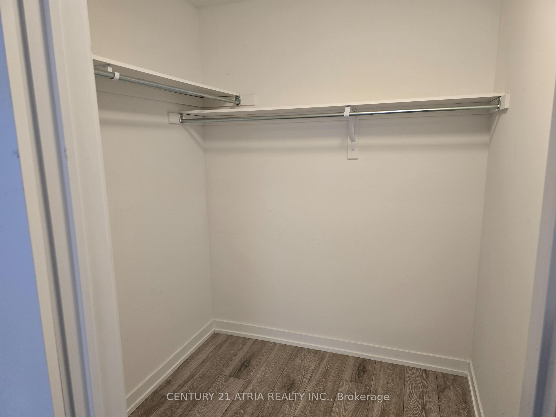 Photo 12 of 203 West Oak Trail S, Kitchener, Rosenburg — HOMEH