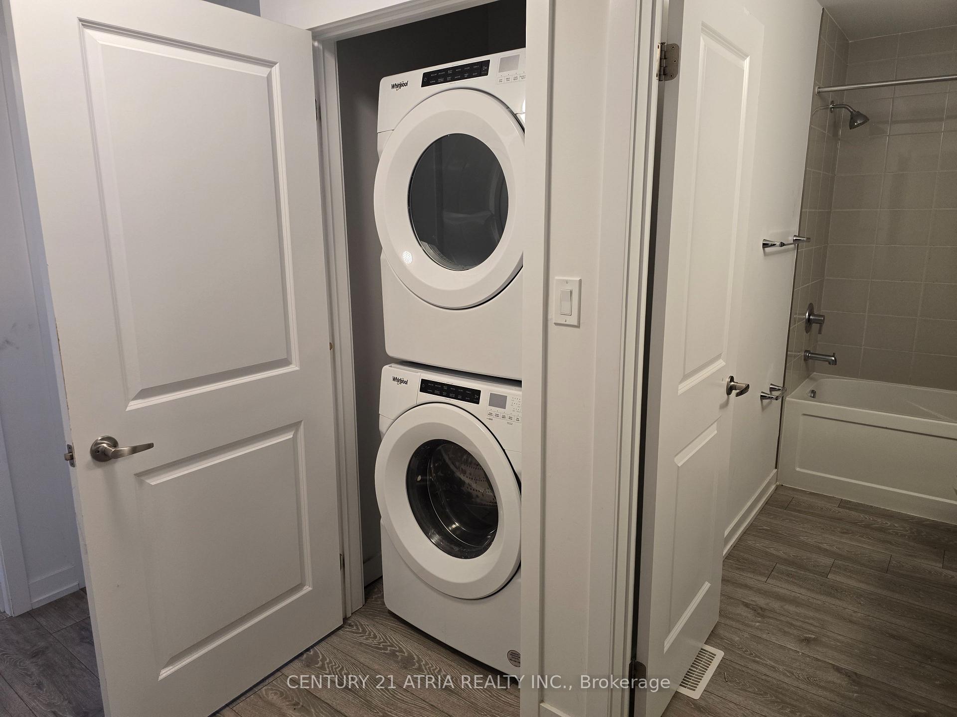 Photo 17 of 203 West Oak Trail S, Kitchener, Rosenburg — HOMEH
