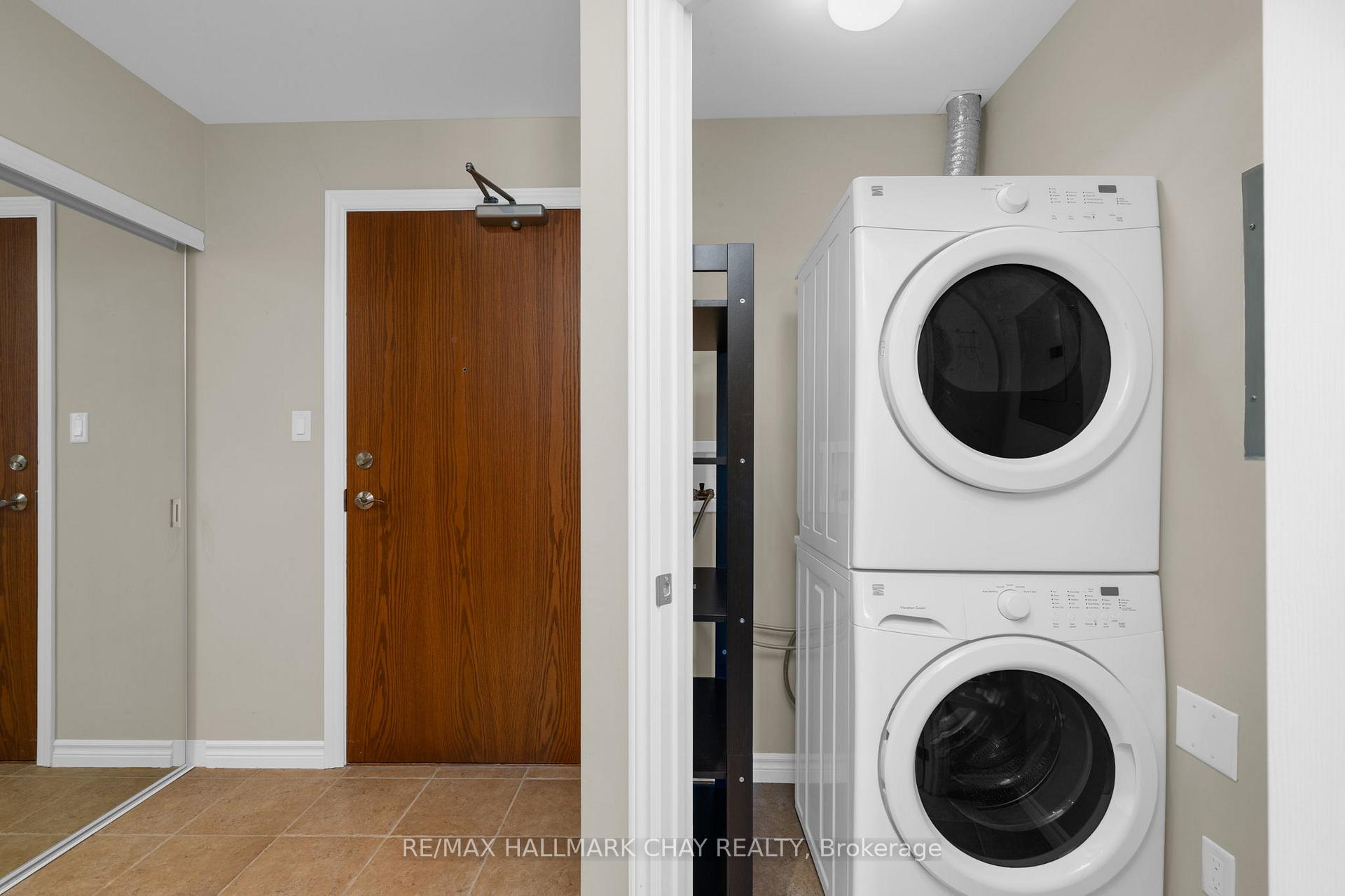 Photo 21 of Unit 1401, 33 Ellen Street, Barrie, City Centre — HOMEH