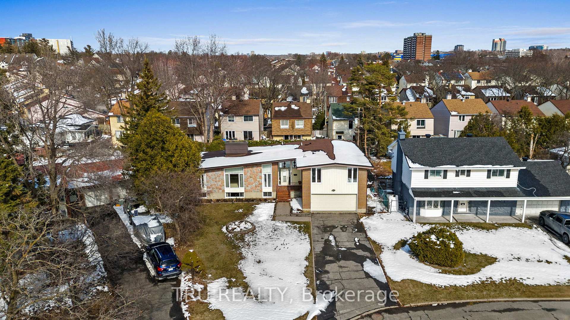 Photo 2 of 3 Bellfield Street N, Ottawa, Bayshore — HOMEH
