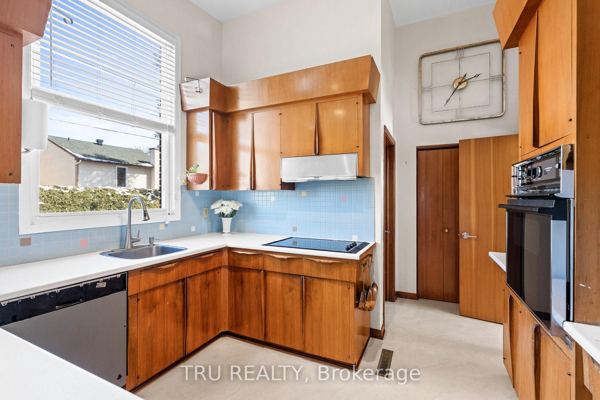 Photo 7 of 3 Bellfield Street N, Ottawa, Bayshore — HOMEH