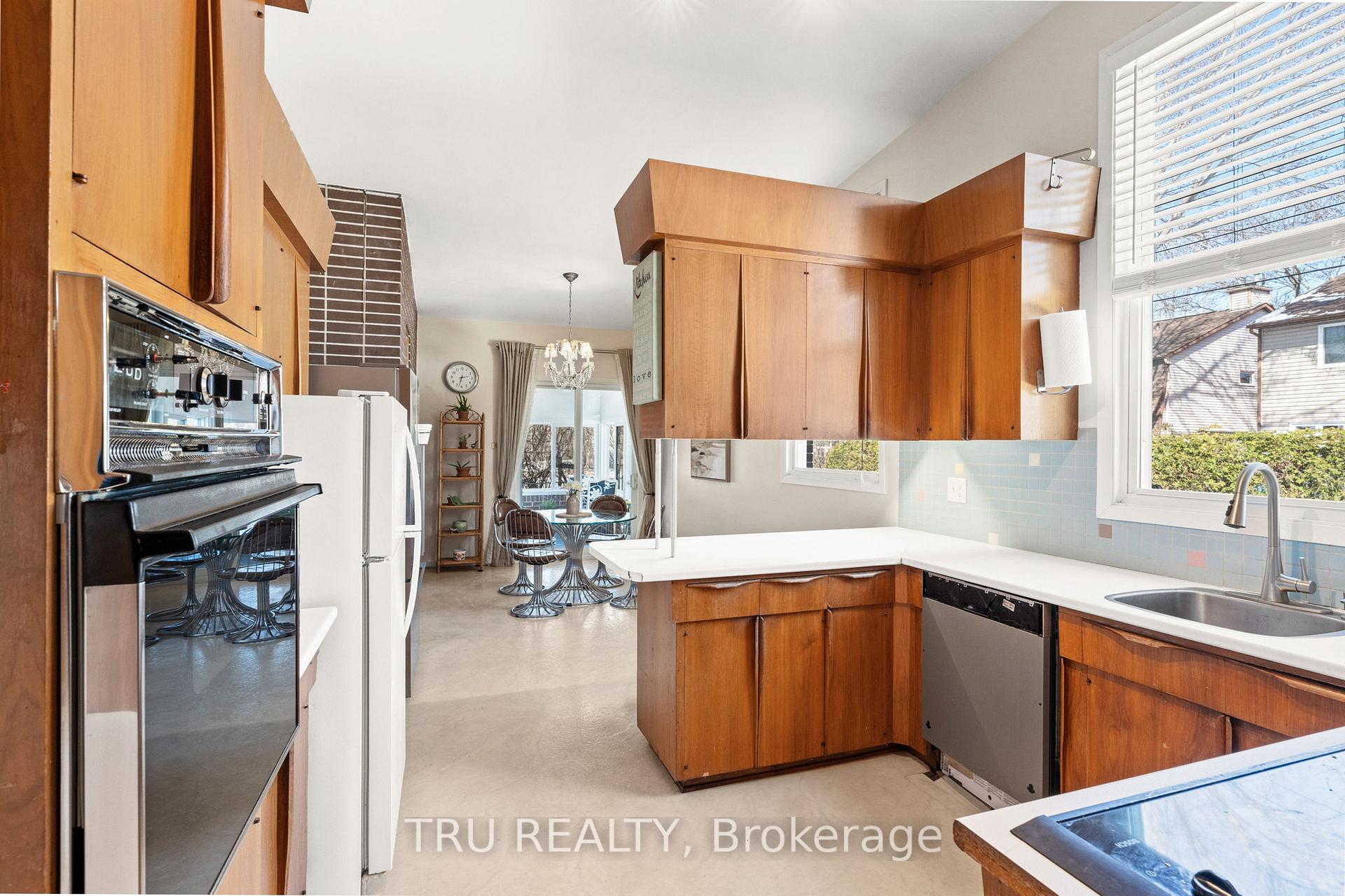 Photo 11 of 3 Bellfield Street N, Ottawa, Bayshore — HOMEH