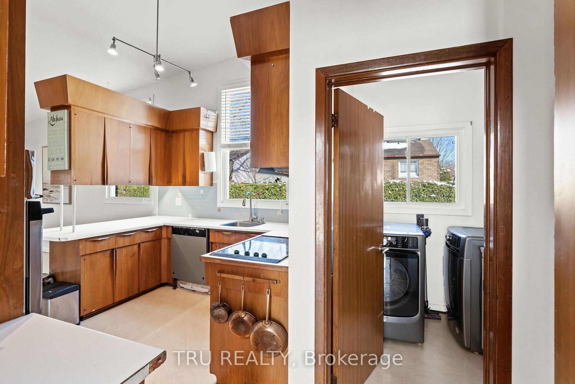 Photo 15 of 3 Bellfield Street N, Ottawa, Bayshore — HOMEH