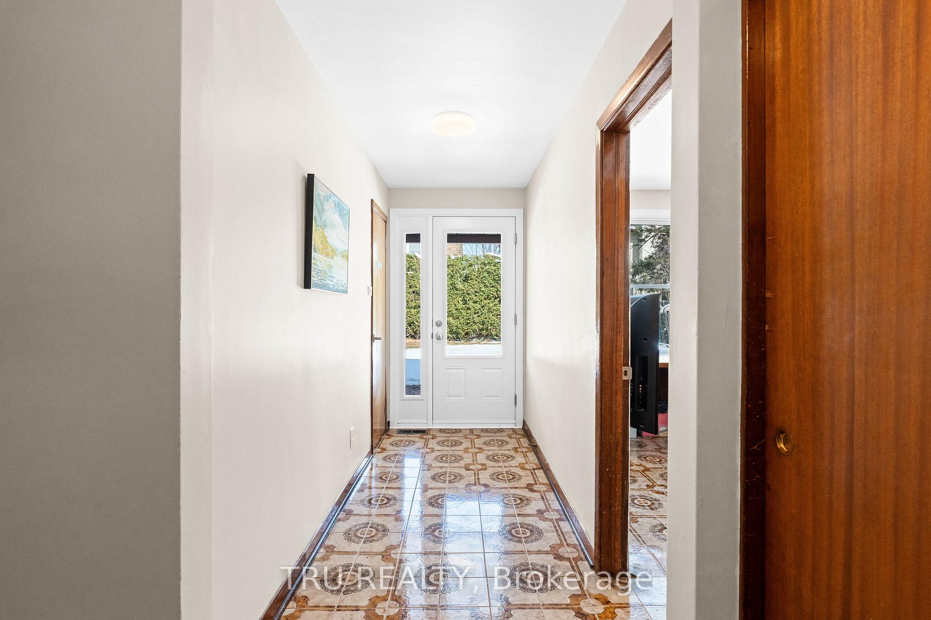 Photo 18 of 3 Bellfield Street N, Ottawa, Bayshore — HOMEH