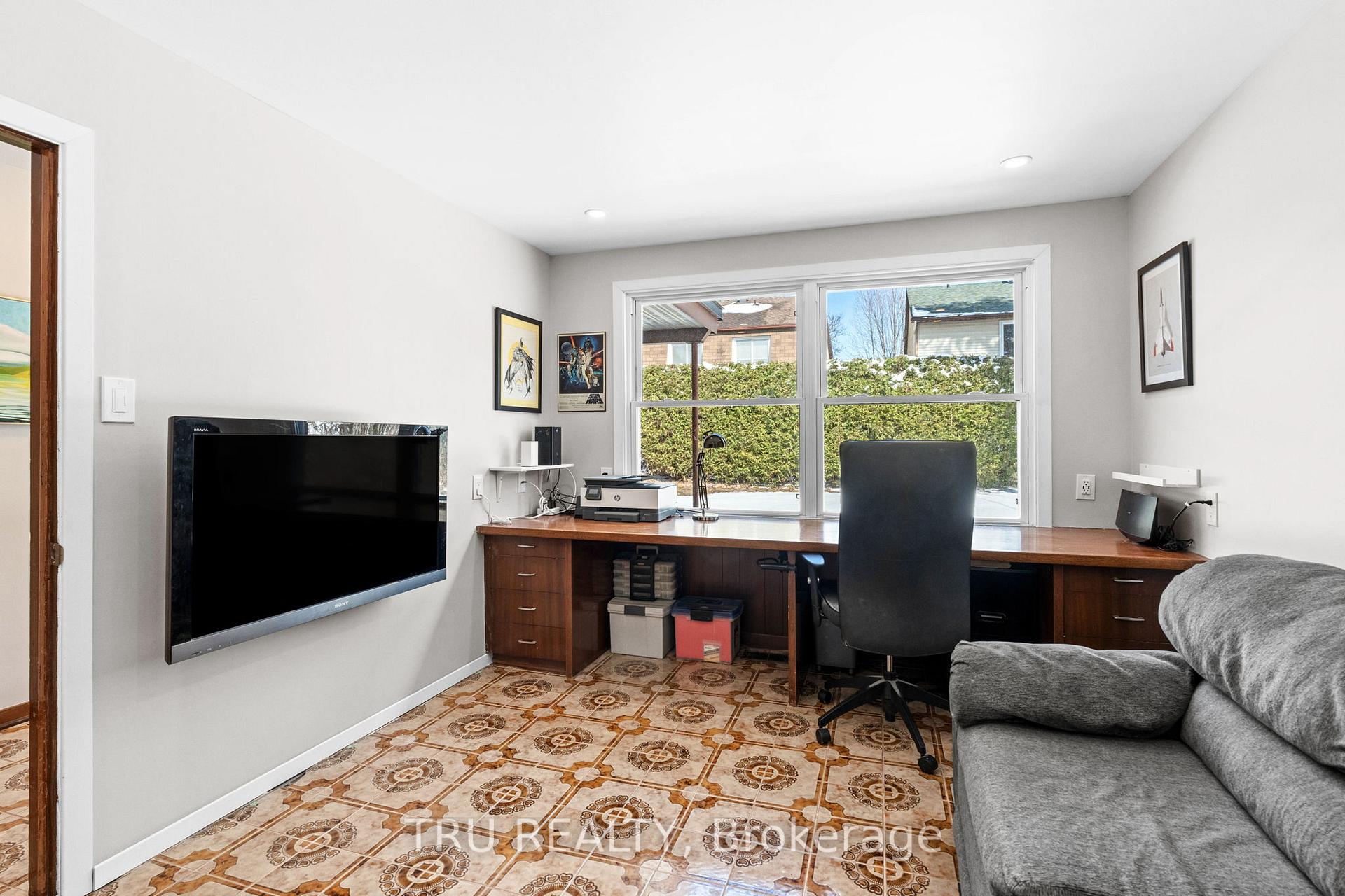 Photo 19 of 3 Bellfield Street N, Ottawa, Bayshore — HOMEH