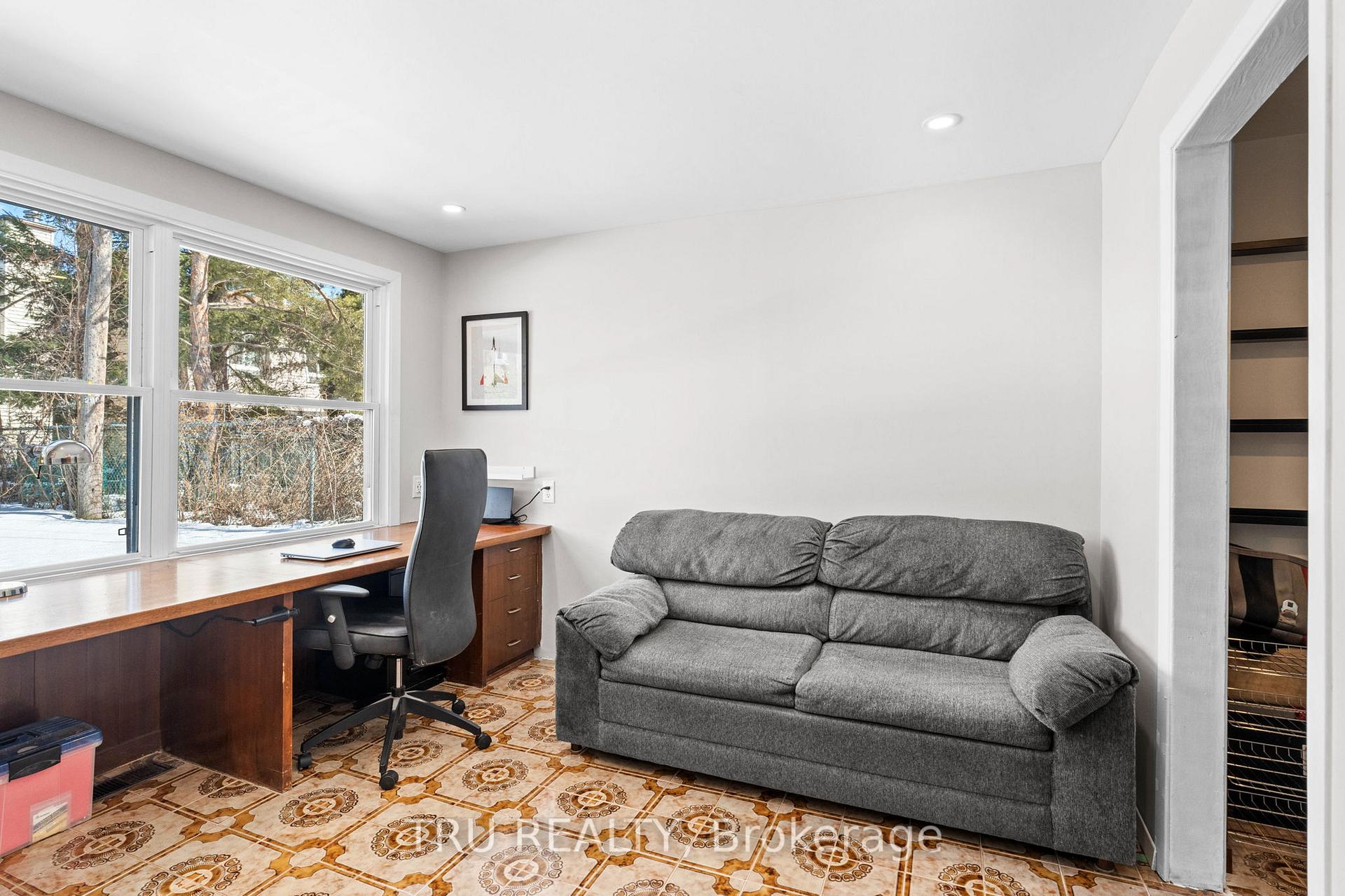 Photo 20 of 3 Bellfield Street N, Ottawa, Bayshore — HOMEH