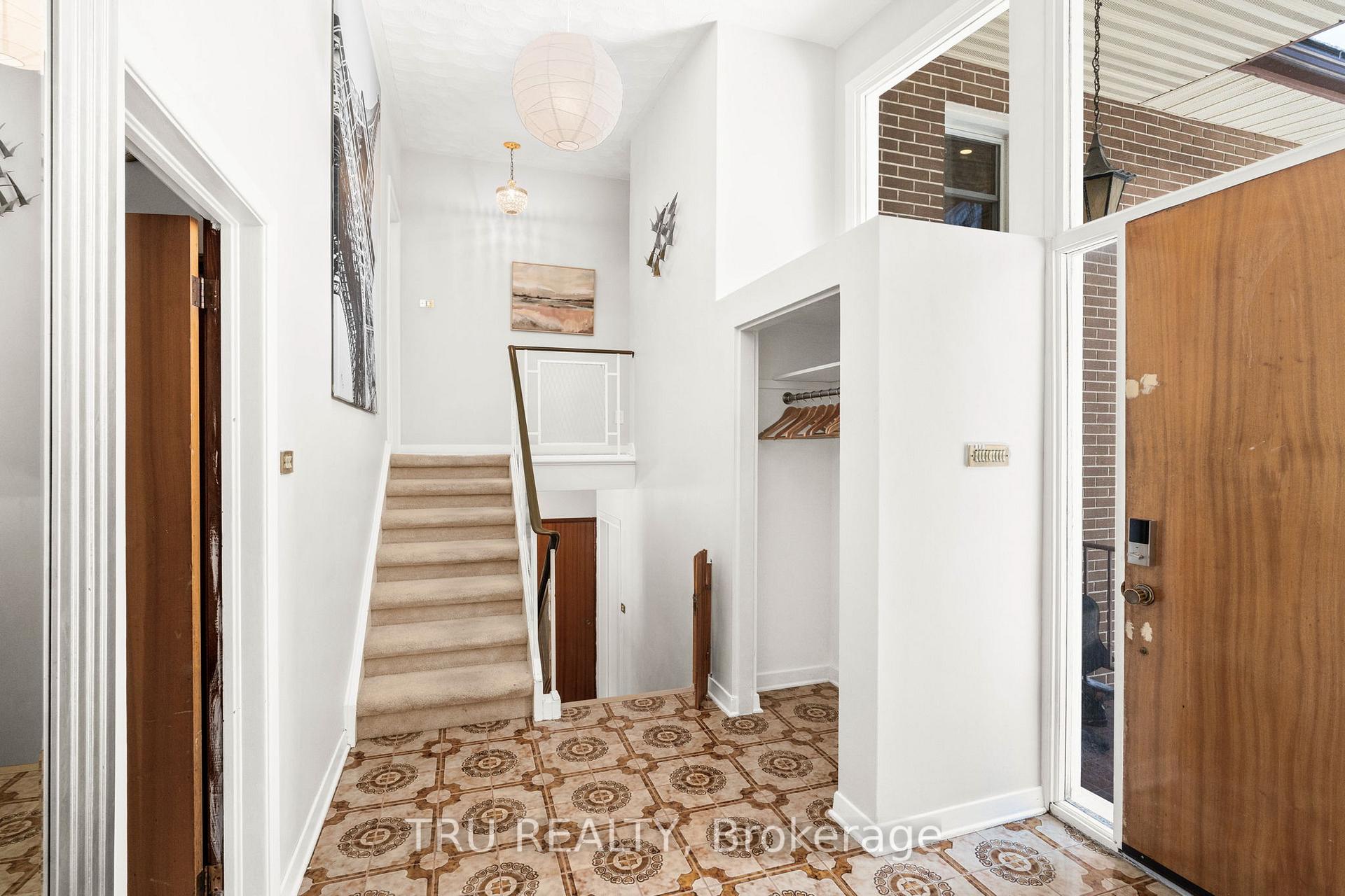 Photo 33 of 3 Bellfield Street N, Ottawa, Bayshore — HOMEH