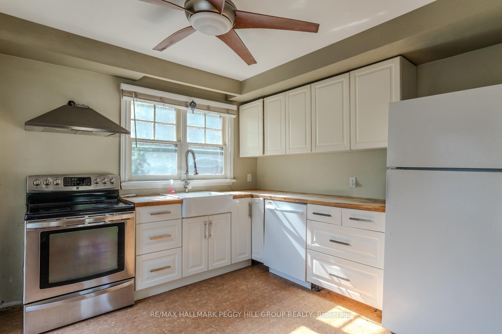 Photo 2 of 44 Centre Street, Barrie, Allandale — HOMEH